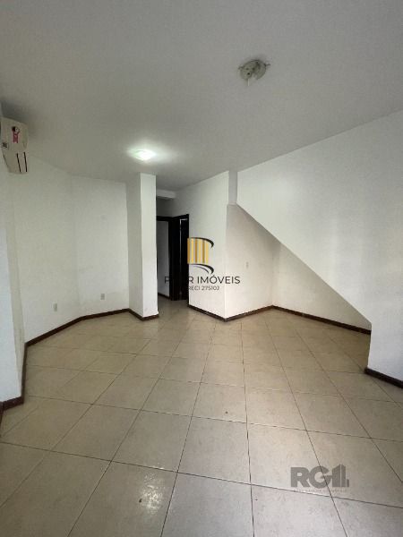 Casa 6 dormitórios no bairro Cristal