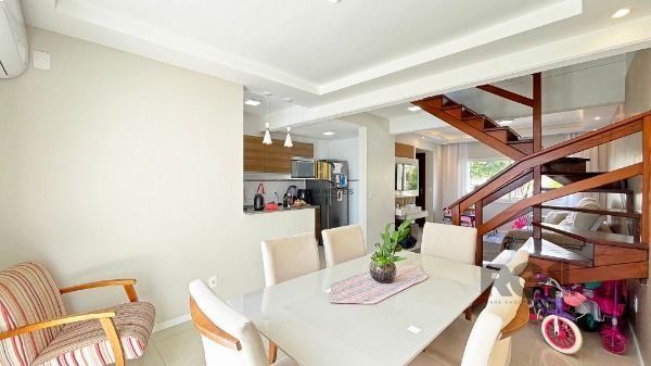 Casa 3 dormitórios no bairro Hípica