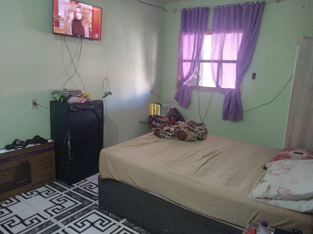 Casa 3 dormitórios no bairro Restinga