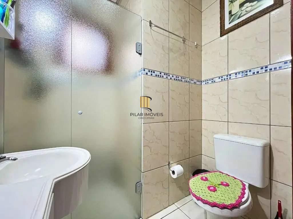Casa 2 dormitórios no bairro Hípica