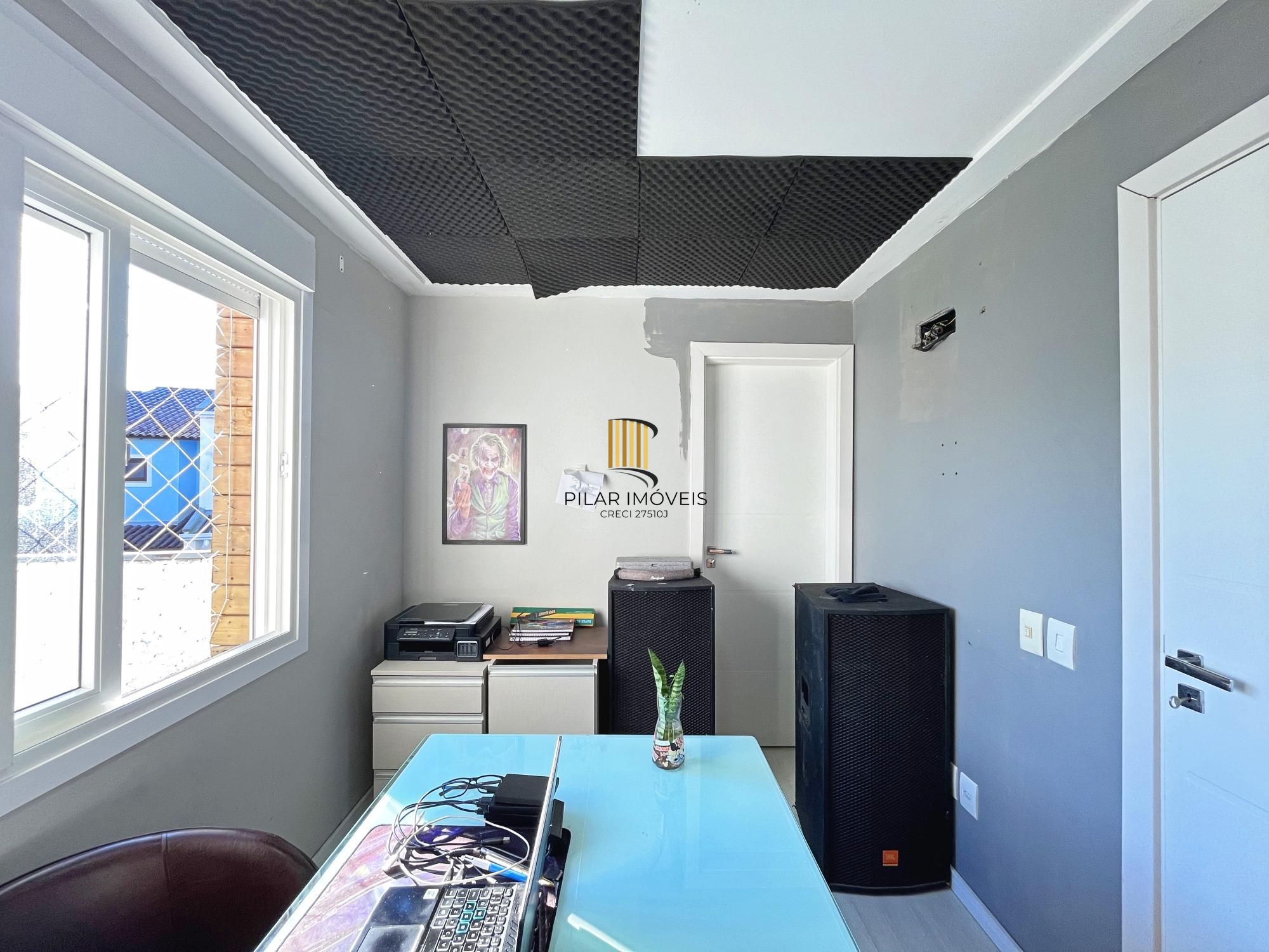Casa 4 dormitórios no bairro Hípica