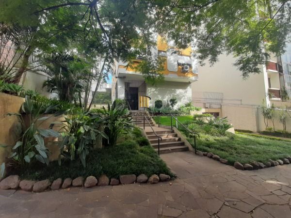 Cobertura em Porto Alegre, no bairro Petrópolis, com 3 dormitório(s), e 3 banheiros, à venda.