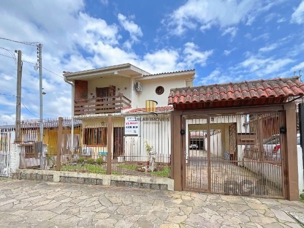 Casa em Porto Alegre, no bairro Aberta dos Morros, com 3 dormitório(s), à venda.