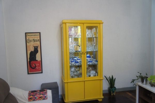 Apartamento em Porto Alegre, no bairro Centro Histórico, com 2 dormitório(s), e 2 banheiros, à venda.