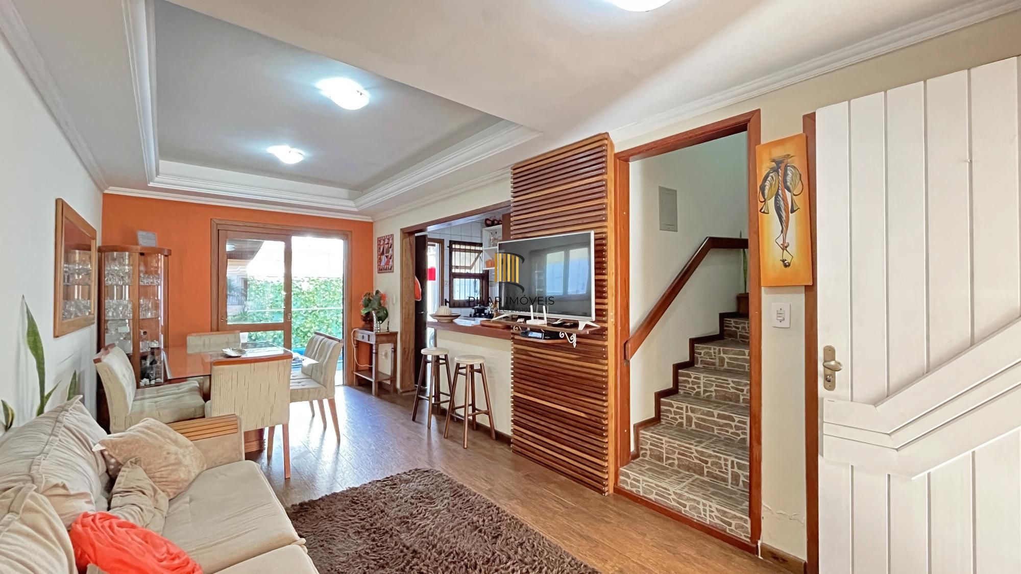 Casa em Porto Alegre, no bairro Hípica, com 3 dormitório(s), e 3 banheiros, à venda.