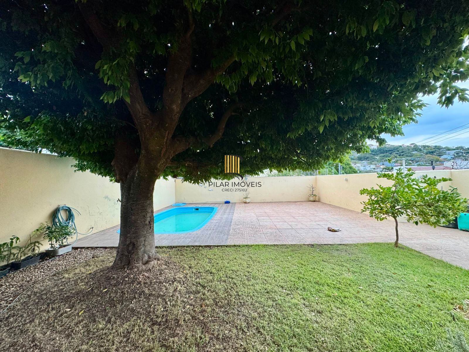 Casa 4 dormitórios 295m2 área construída bairro Nonoai