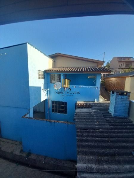 Casa em Porto Alegre, no bairro Cavalhada, com 3 dormitório(s), e 3 banheiros, à venda.