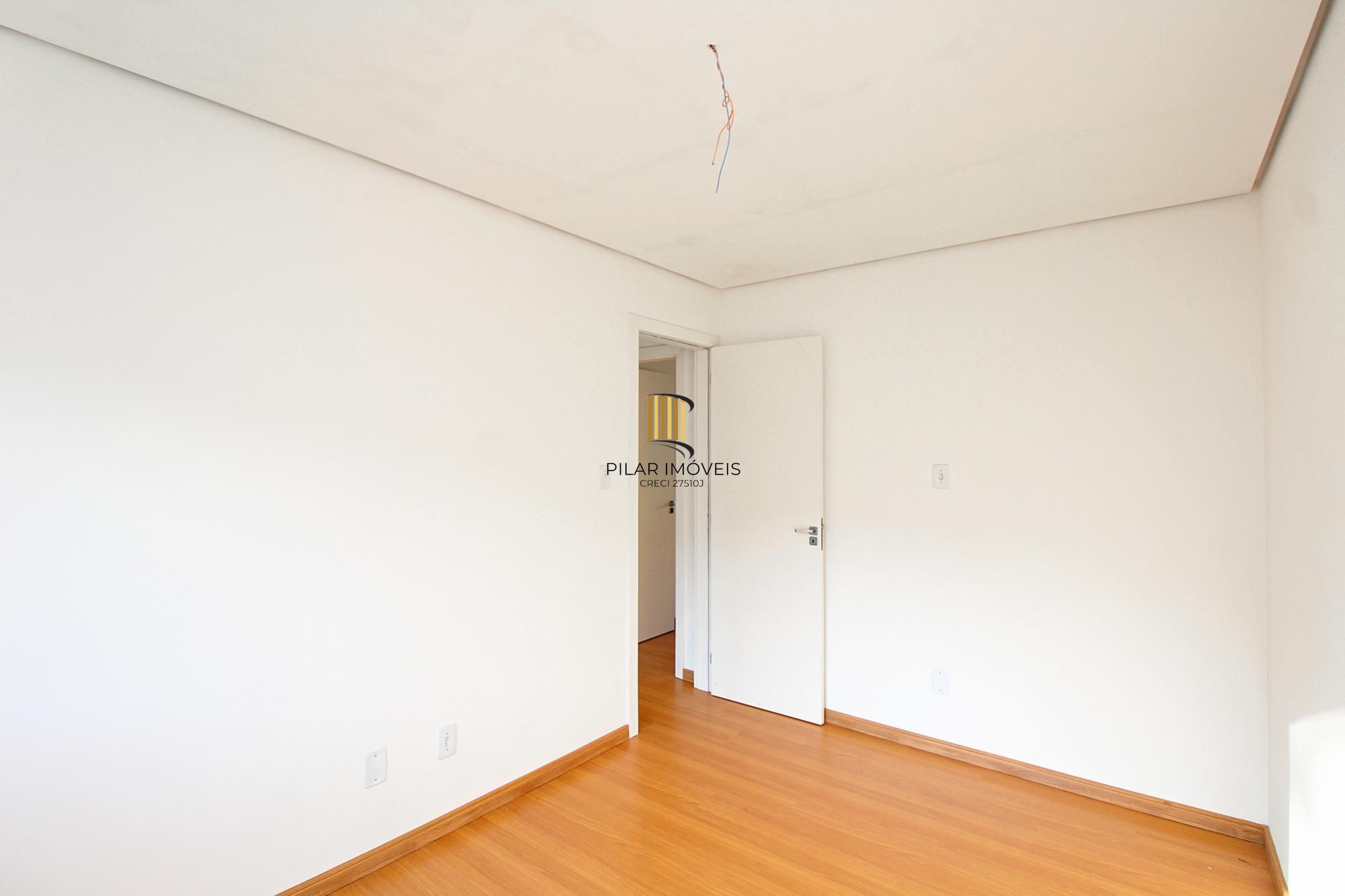 Residência 3 dormitórios sendo 1 suíte em condomínio fechado