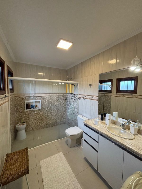 Casa 3 dormitórios no bairro Hípica