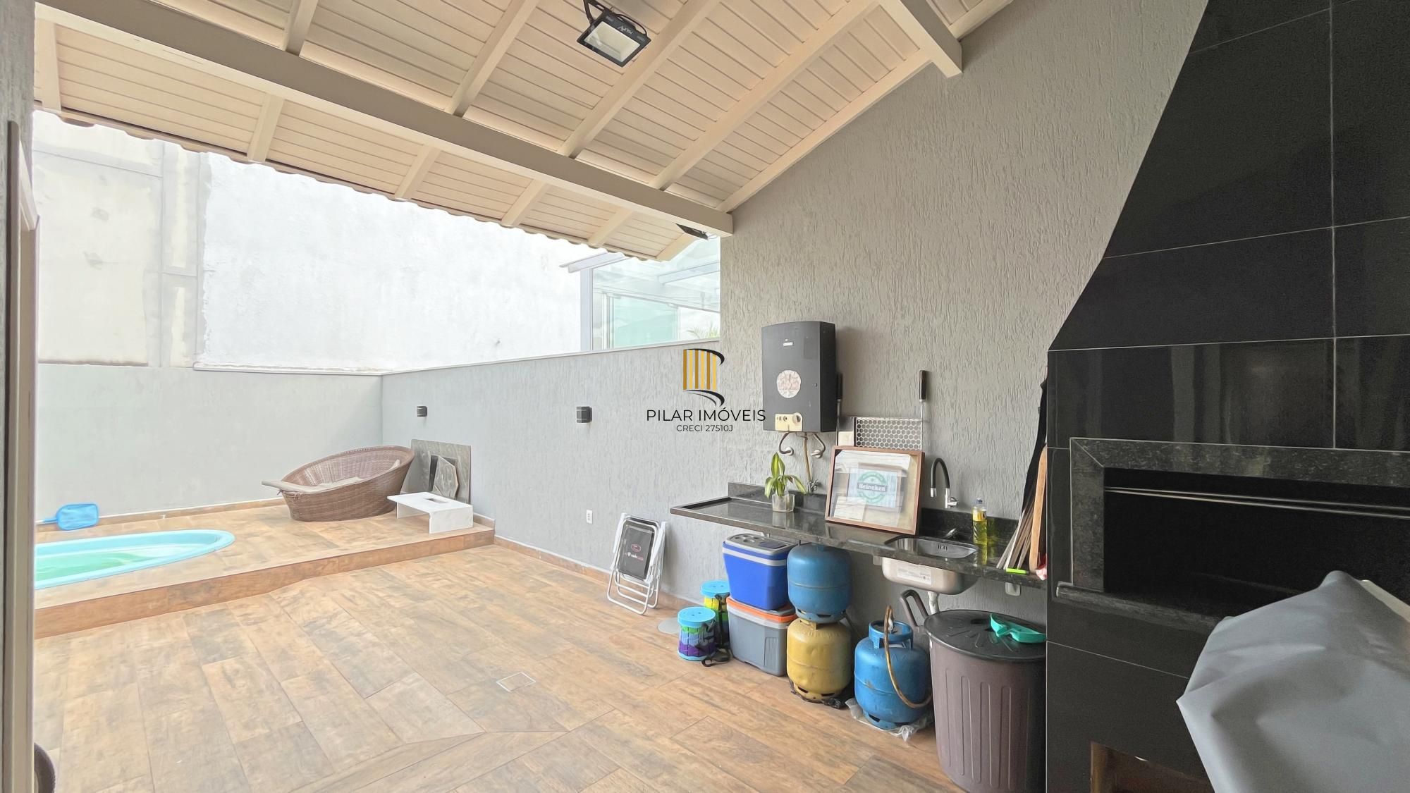 Casa 3 dormitórios no bairro Hípica