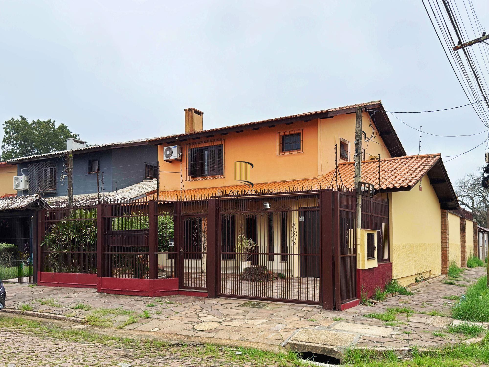 Residência á venda no bairro Guarujá com 2 dormitórios. - Pilar Imóveis