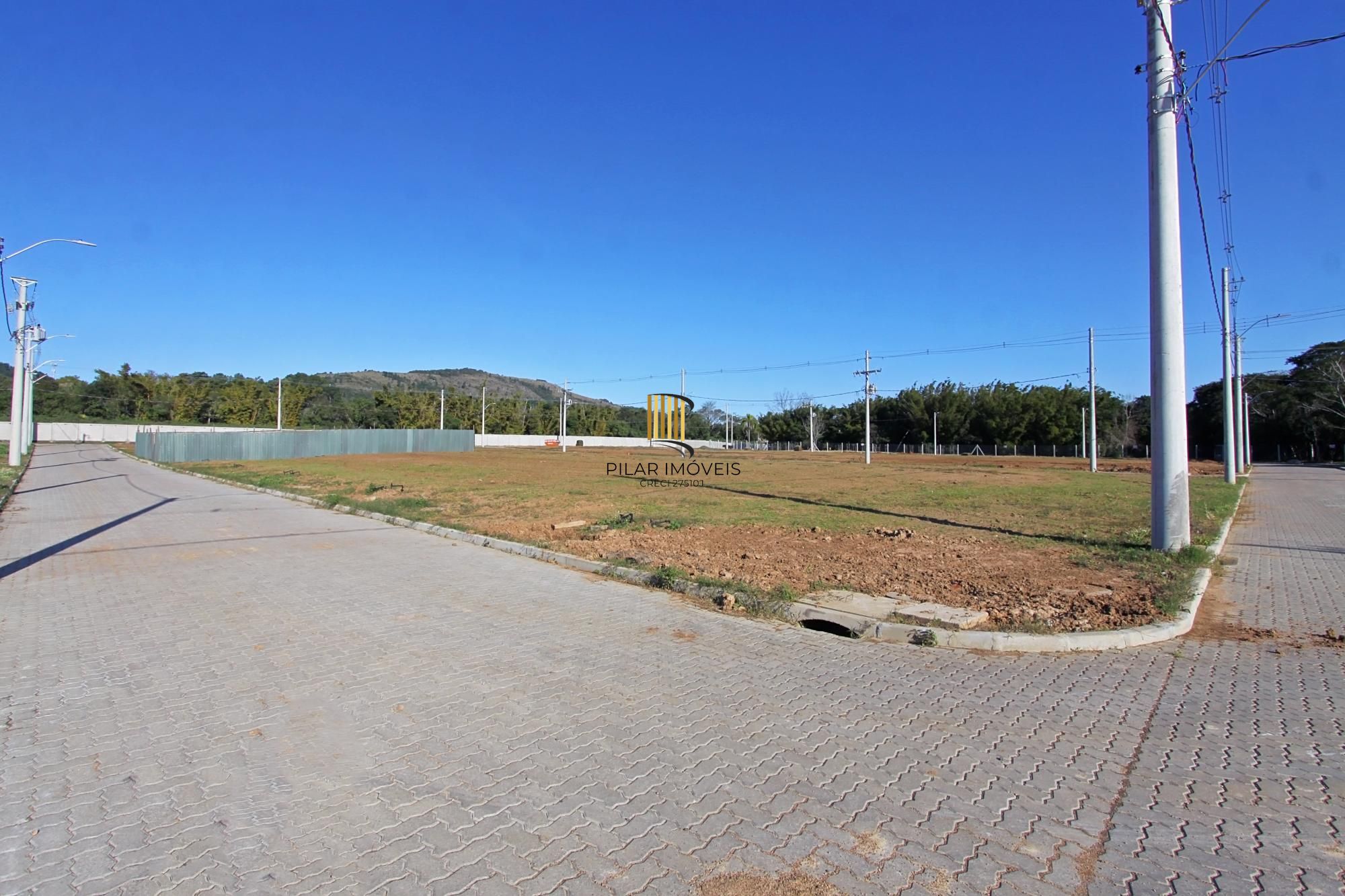 Casa Condominio em Porto Alegre, no bairro Campo Novo, com 3 dormitório(s), e 3 banheiros, à venda.