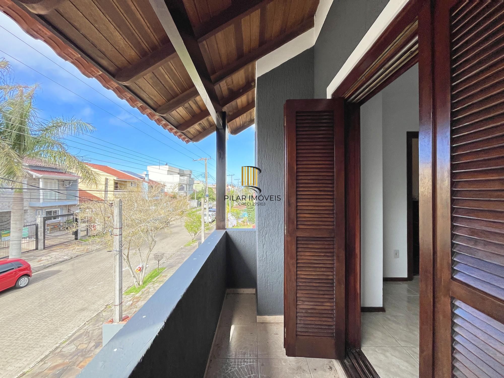 Casa 3 dormitórios no bairro Hípica