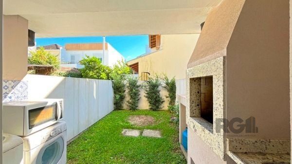 Casa em Porto Alegre, no bairro Hípica, com 2 dormitório(s), à venda.
