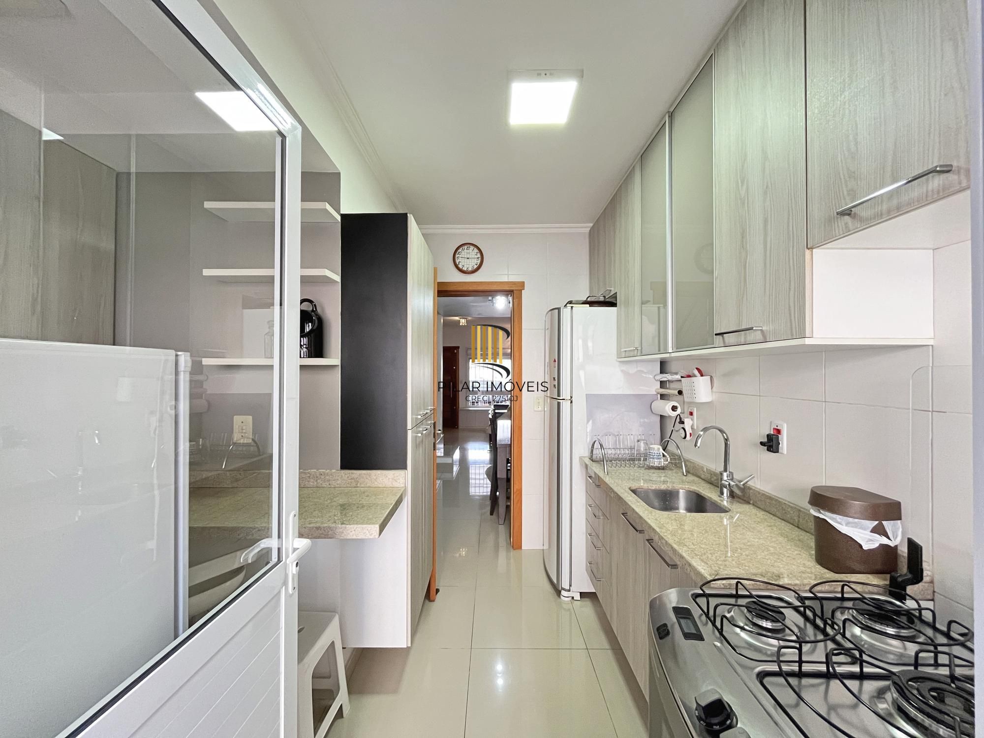 Casa 2 dormitórios no bairro Hípica