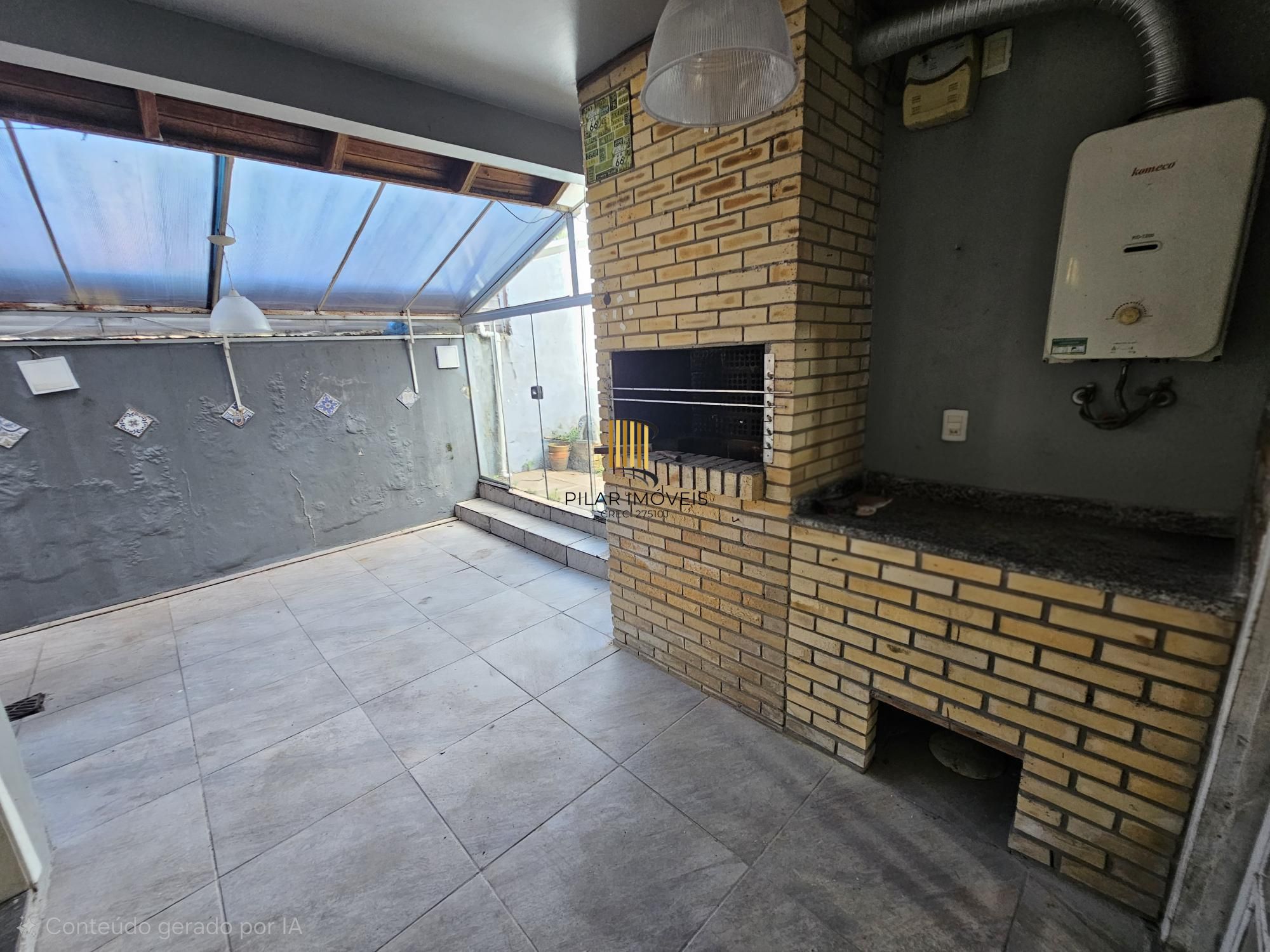 Casa com piscina para Venda - 189.91m², 3 dormitórios, sendo 1 suítes, 2 vagas - Hípica