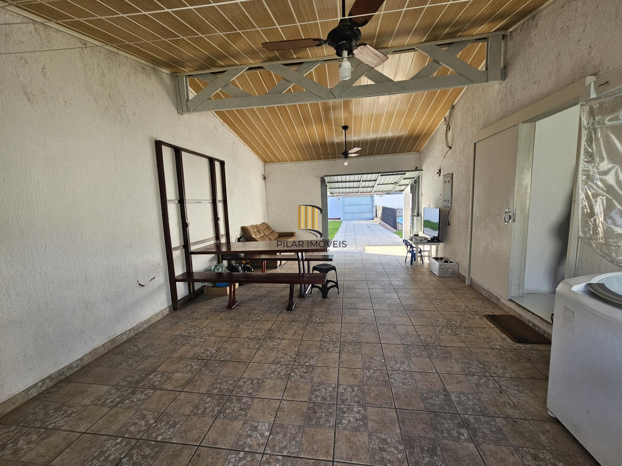 Casa 3 dormitórios com piscina terreno com 330,00m² bairro Hípica-Urubatan