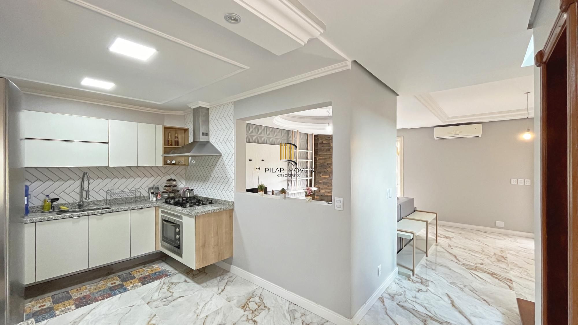 Casa 3 dormitórios no bairro Hípica
