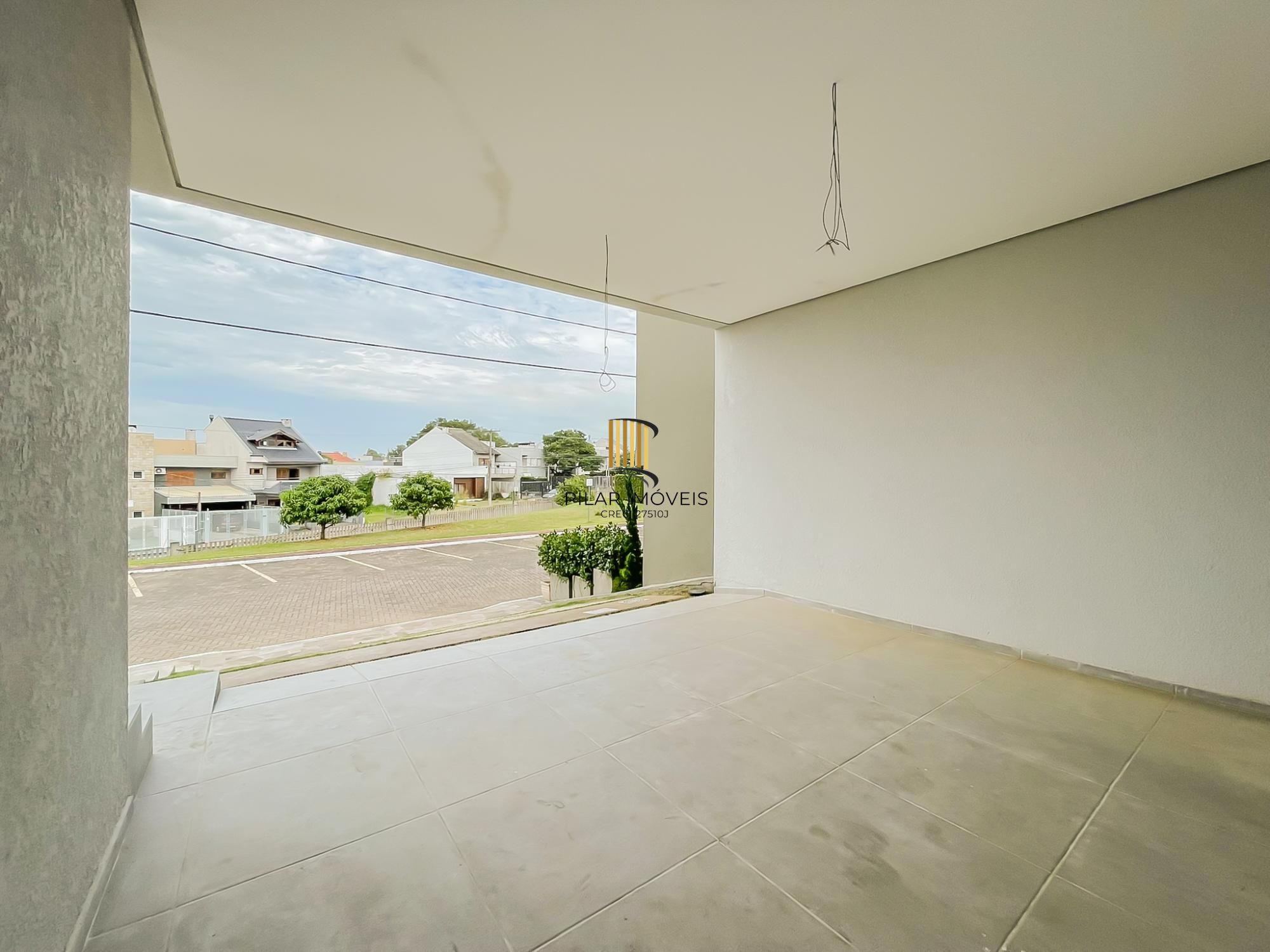 No Mirante do Lago, excelente residência com 3 suítes