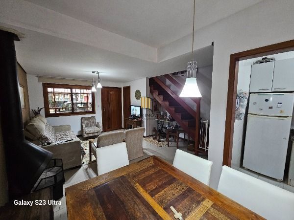 Casa Condominio em Porto Alegre, no bairro Ipanema, com 3 dormitório(s), e 3 banheiros, à venda.