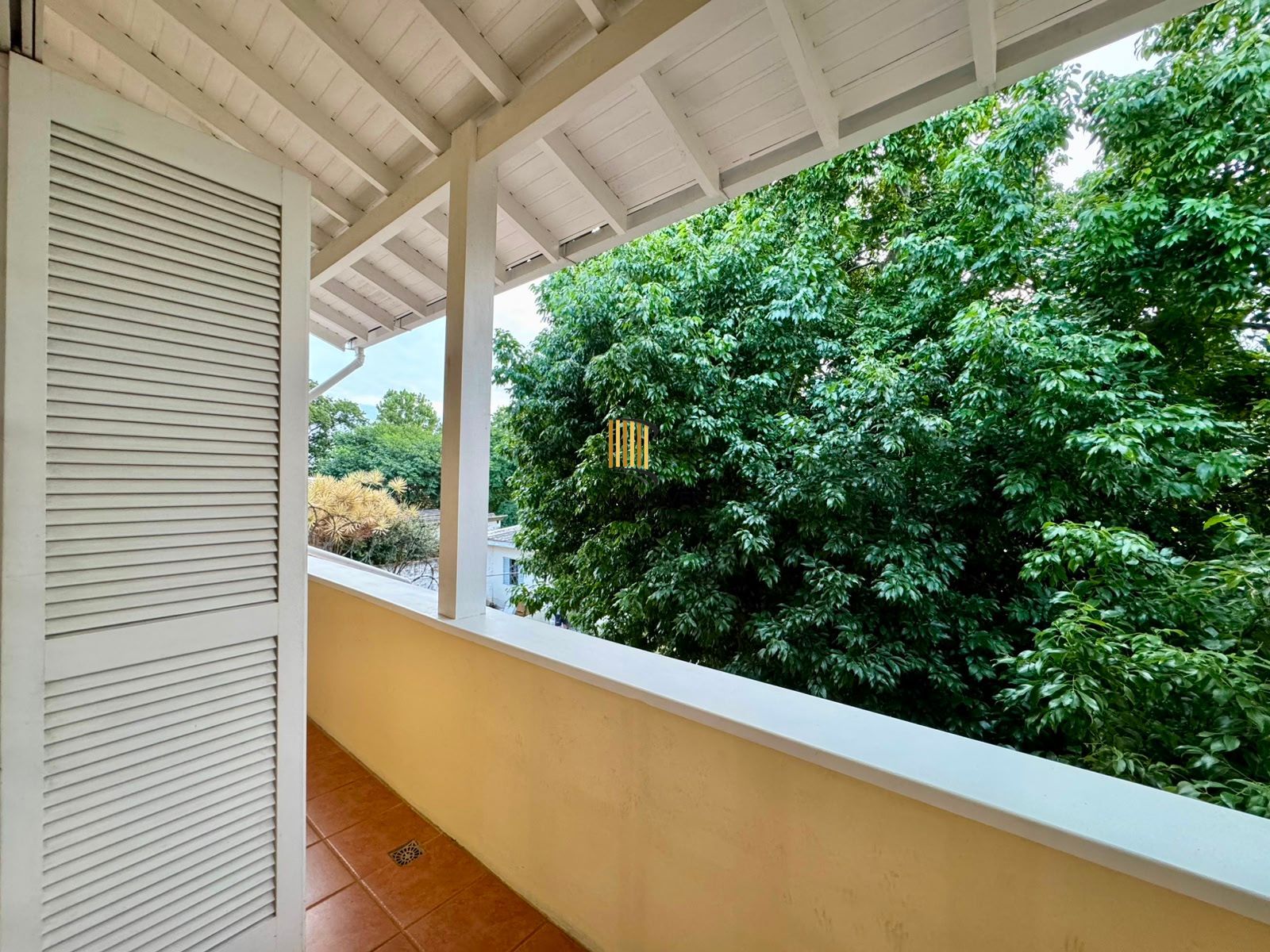 Casa 4 dormitórios 295m2 área construída bairro Nonoai