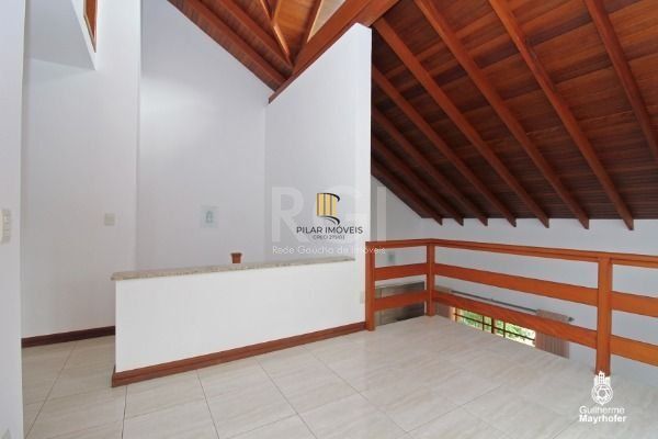 Casa de Condomínio 3 dormitórios no bairro Hípica