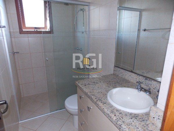 Casa 4 dormitórios no bairro Ipanema