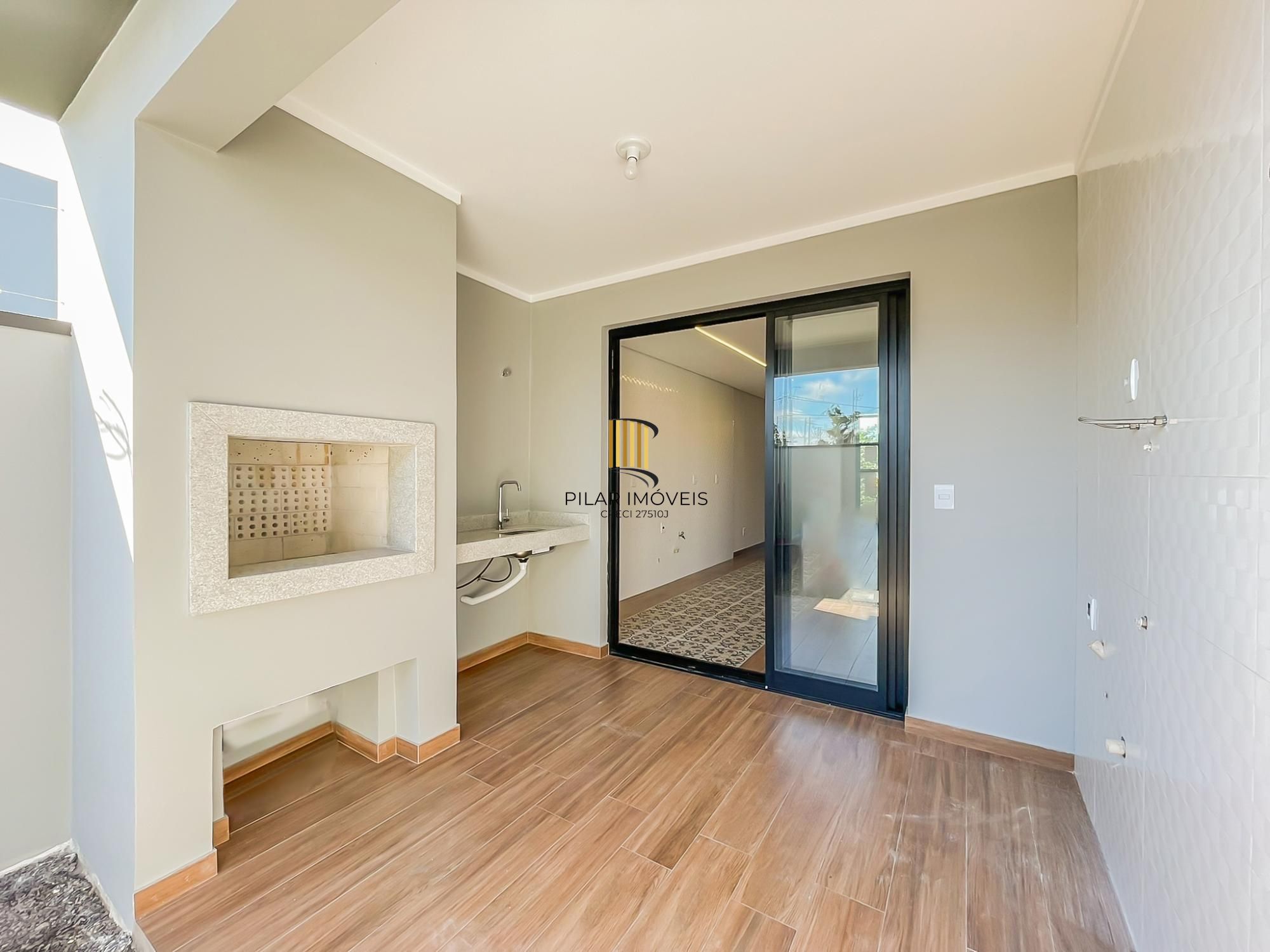 Casa 3 dormitórios no bairro Hípica