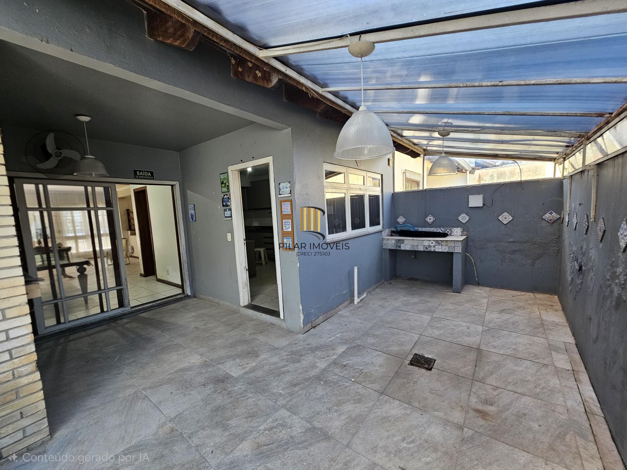 Casa com piscina para Venda - 189.91m², 3 dormitórios, sendo 1 suítes, 2 vagas - Hípica