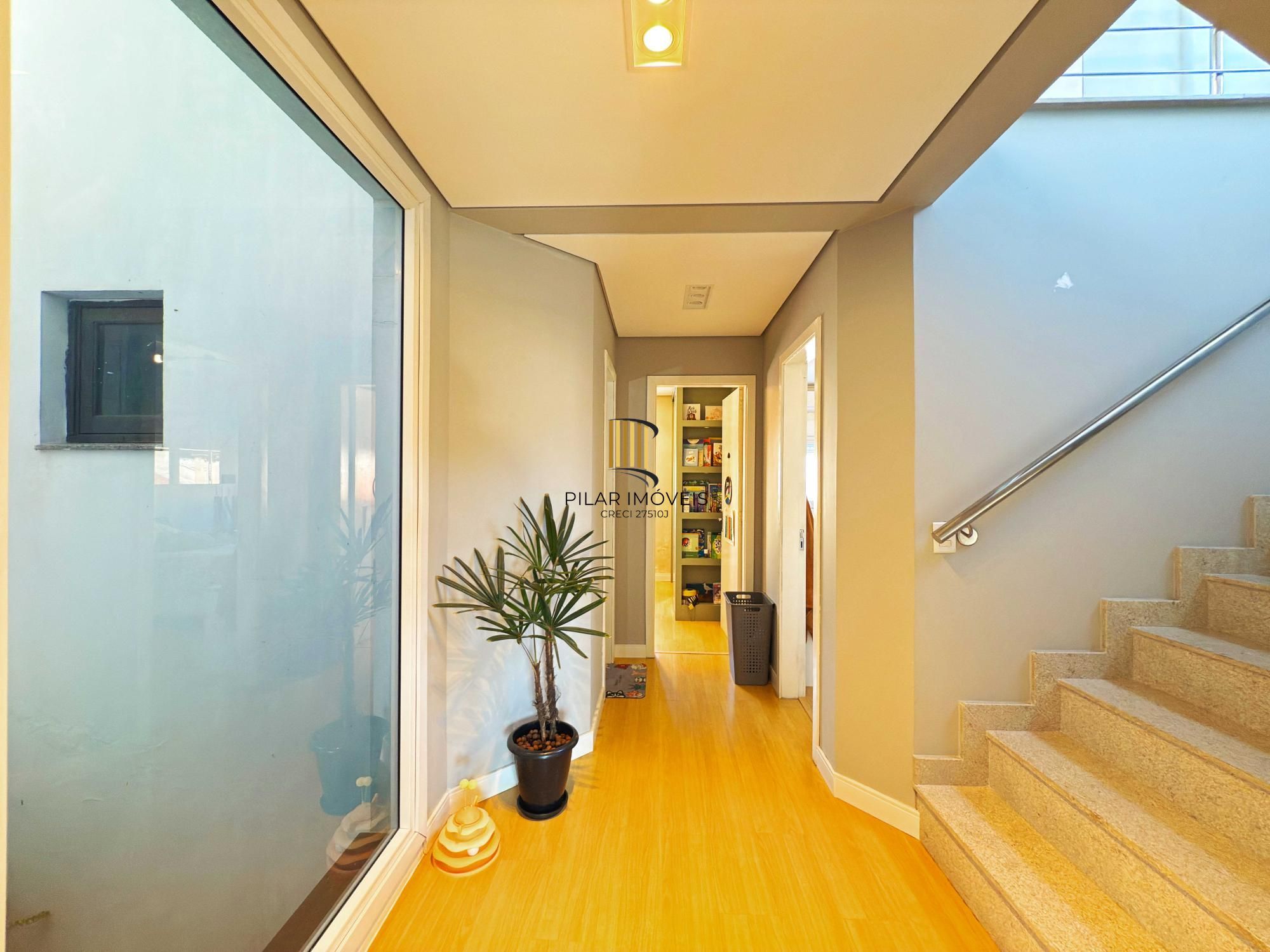 Em busca de uma casa espaçosa e cheia de comodidades no bairro Hípica