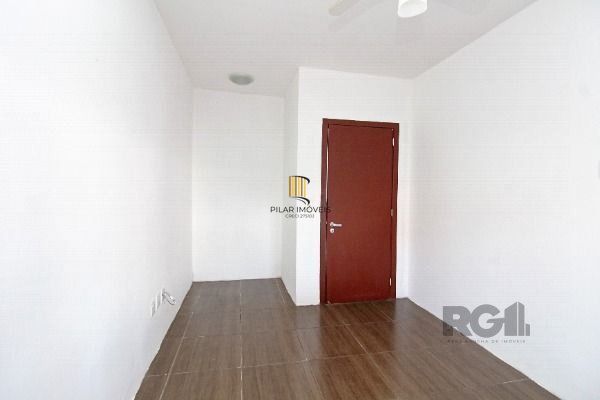 Casa em Porto Alegre, no bairro Aberta dos Morros, com 2 dormitório(s), e 2 banheiros, à venda.