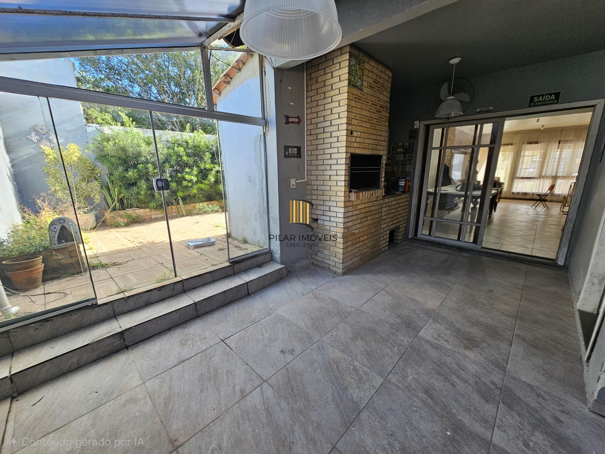 Casa com piscina para Venda - 189.91m², 3 dormitórios, sendo 1 suítes, 2 vagas - Hípica