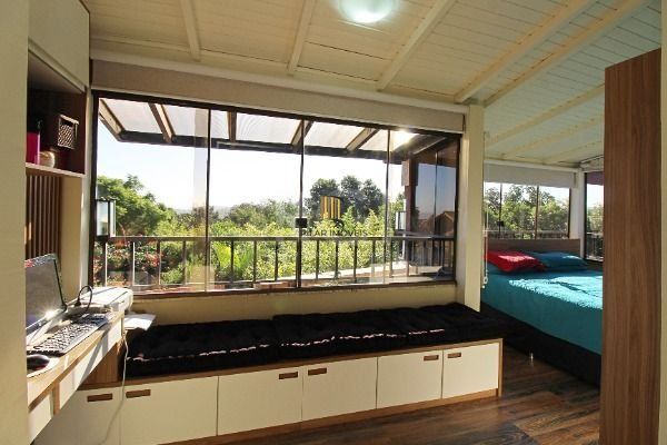 Casa Condominio em Porto Alegre, no bairro Ipanema, com 3 dormitório(s), e 3 banheiros, à venda.