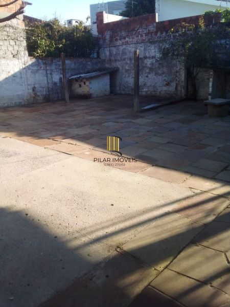 Casa em Santa Maria, no bairro São José, com 4 dormitório(s), e 4 banheiros, à venda.