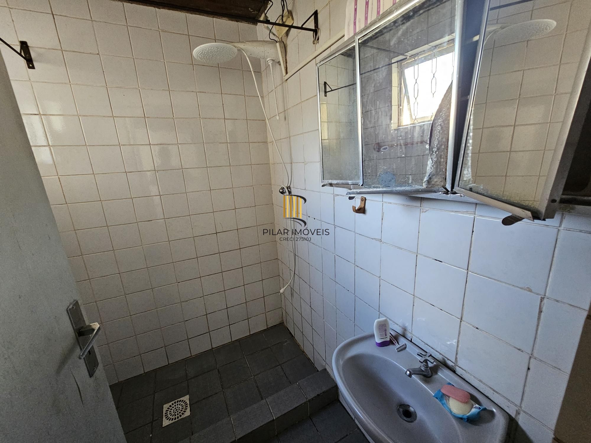 Casa 3 dormitórios em alvenaria em terreno 10x30 próximo ao Zaffari Hípica !