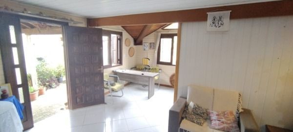 Casa 3 dormitórios no bairro Guarujá