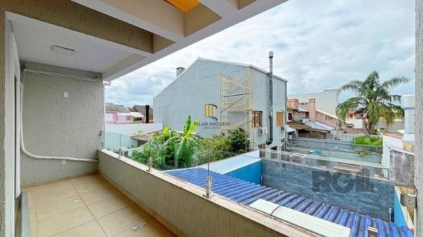 Casa em Porto Alegre, no bairro Hípica, com 3 dormitório(s), e 3 banheiros, à venda.