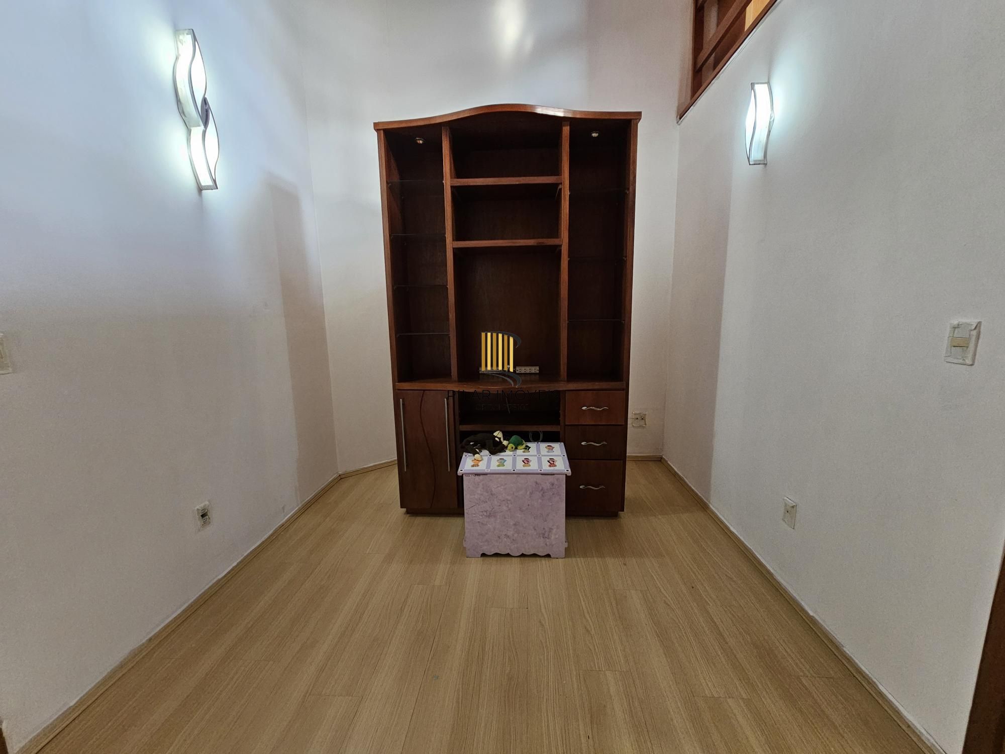 Casa 3 dormitórios + sótão em condomínio Jardim Isabel bairro Ipanema !