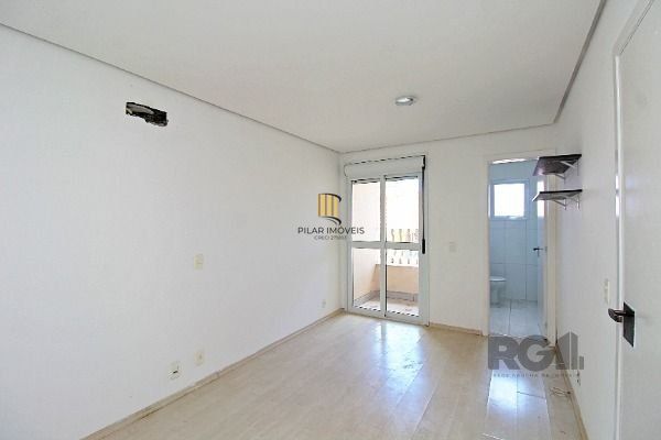 Casa Condominio em Porto Alegre, no bairro Pedra Redonda, com 3 dormitório(s), e 3 banheiros, à venda.