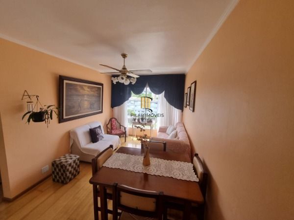 Apartamento em Porto Alegre, no bairro Cristal, com 2 dormitório(s), e 2 banheiros, à venda.