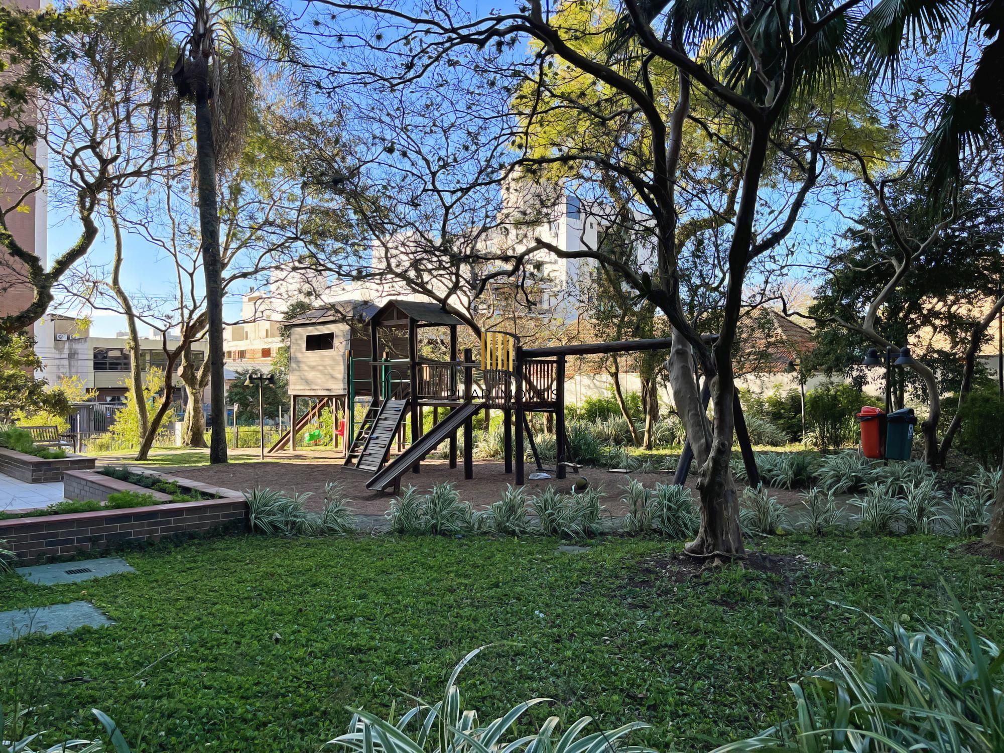Excelente apartamento com 3 dormitório com 1 suíte á venda no bairro Tristeza.