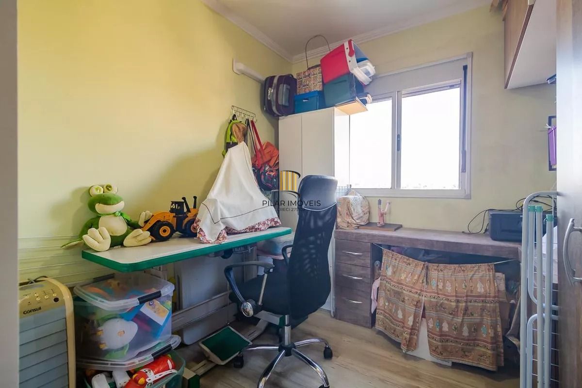 Apartamento 2 dormitórios, com suíte, churrasqueira, e vaga escriturada.