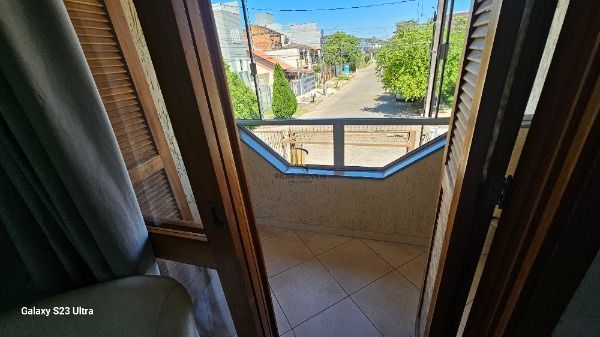 Casa 2 dormitórios no bairro Hípica
