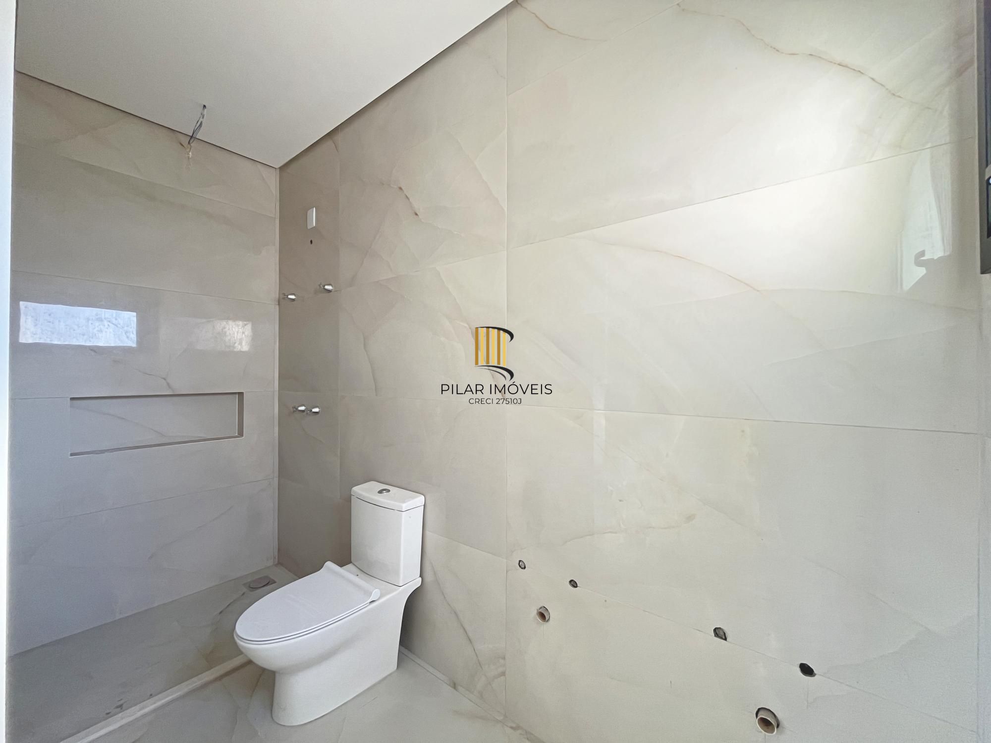 Casa em Porto Alegre, no bairro Hípica, com 3 dormitório(s), e 3 banheiros, à venda.