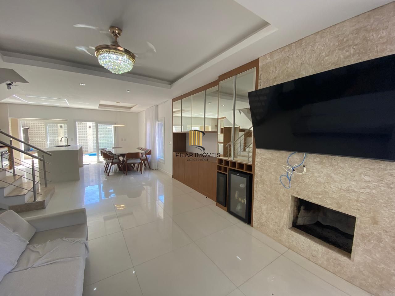 Casa em condomínio semimobiliada, no Lagos de Nova Ipanema