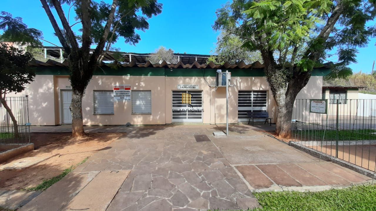 Apartamento 2 dormitórios, perto de todos recursos do bairro.