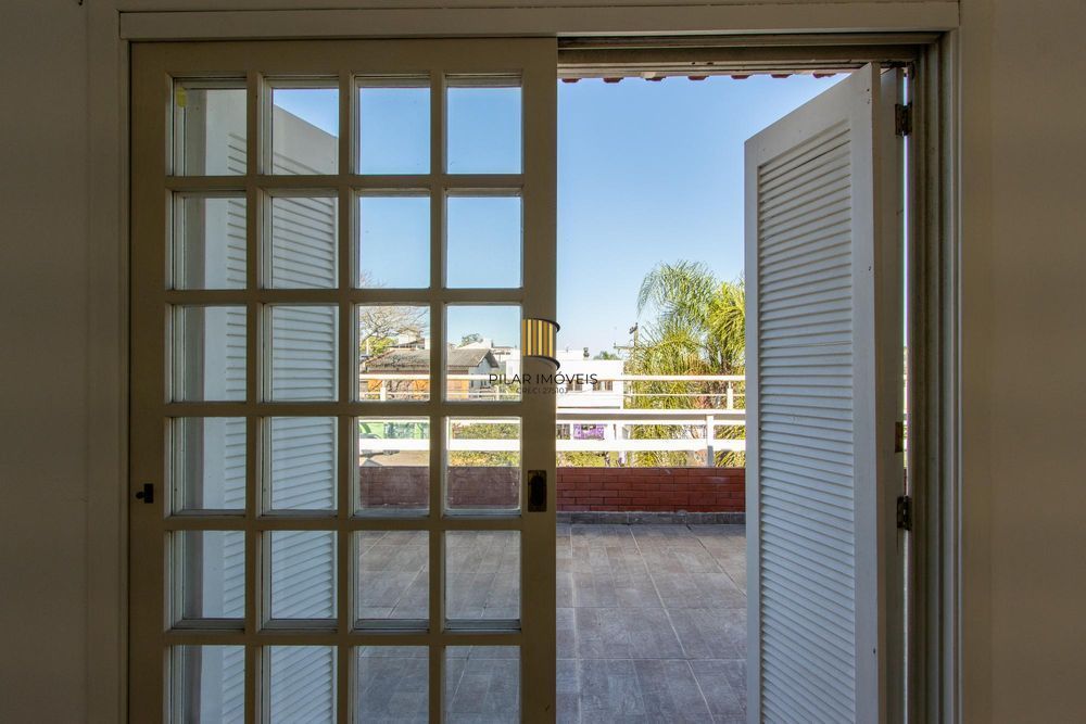 Casa 4 dormitórios no bairro Hípica