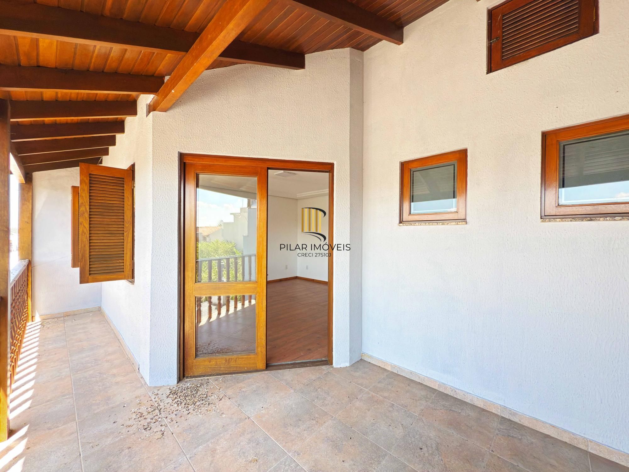 Casa 2 dormitórios no bairro Hípica