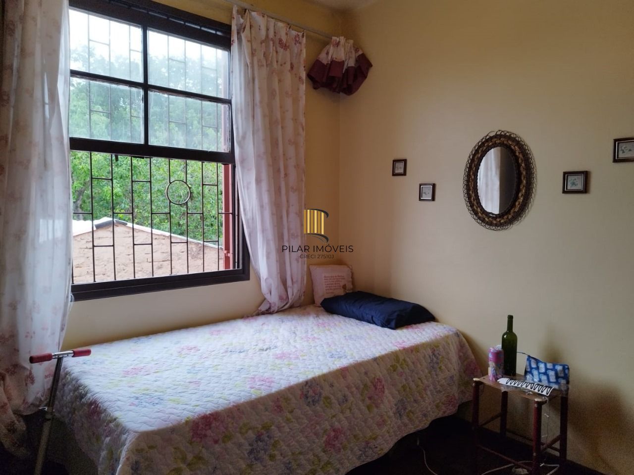 Casa 3 dormitórios no bairro Glória