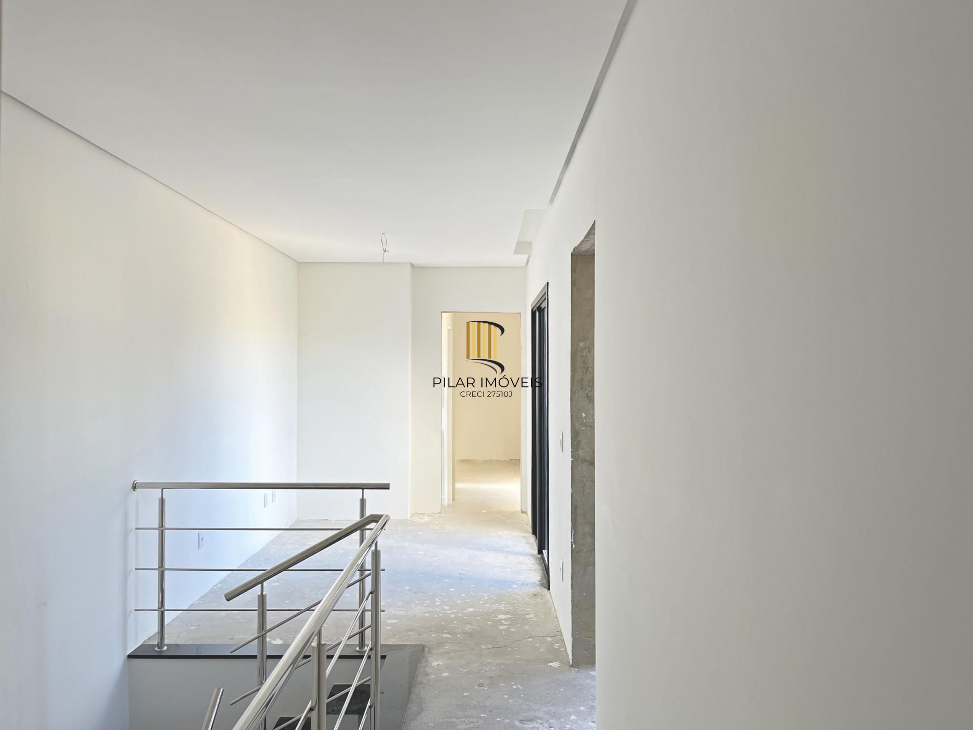 Casa em Porto Alegre, no bairro Hípica, com 3 dormitório(s), e 3 banheiros, à venda.